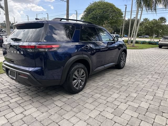2025 Nissan Pathfinder SV