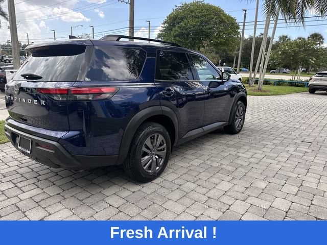 2025 Nissan Pathfinder SV