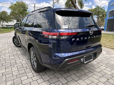2025 Nissan Pathfinder SV