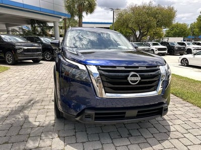 2025 Nissan Pathfinder SV