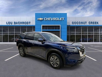 2025 Nissan Pathfinder SV
