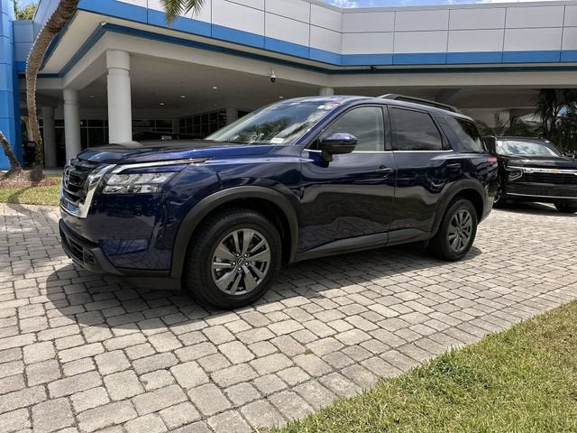 2025 Nissan Pathfinder SV