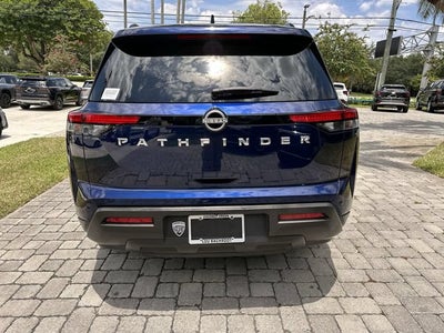 2025 Nissan Pathfinder SV