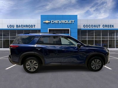 2025 Nissan Pathfinder SV