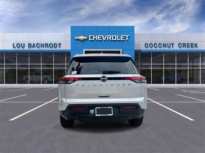 2025 Nissan Pathfinder SV