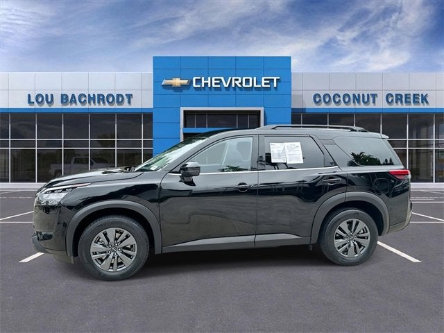 2025 Nissan Pathfinder SV