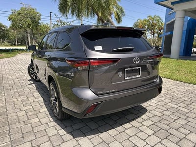 2024 Toyota Highlander LE