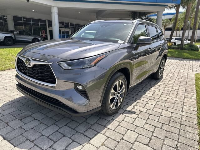 2024 Toyota Highlander LE