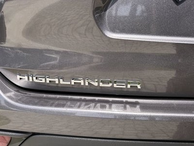 2024 Toyota Highlander LE
