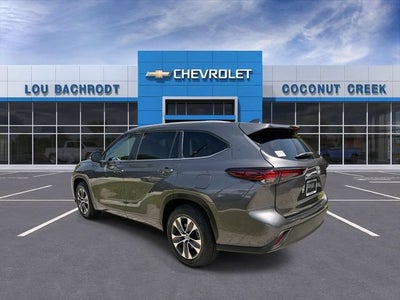 2024 Toyota Highlander LE