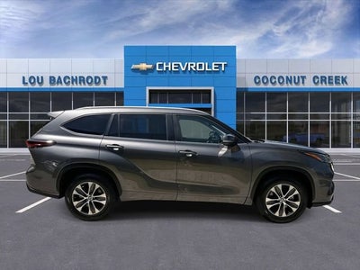 2024 Toyota Highlander LE