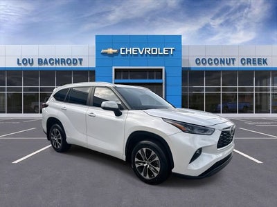2024 Toyota Highlander LE