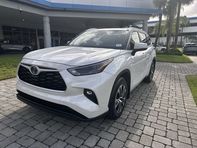2024 Toyota Highlander LE