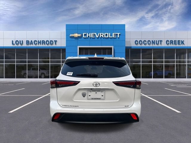 2024 Toyota Highlander LE