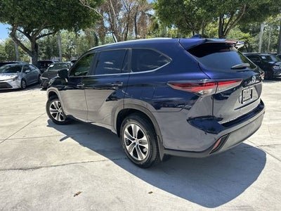 2024 Toyota Highlander LE