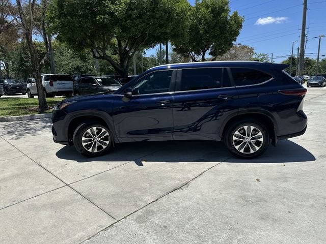2024 Toyota Highlander LE