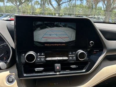 2024 Toyota Highlander LE