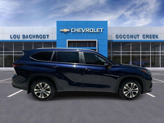 2024 Toyota Highlander LE