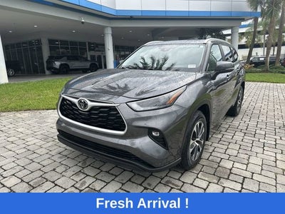 2024 Toyota Highlander LE