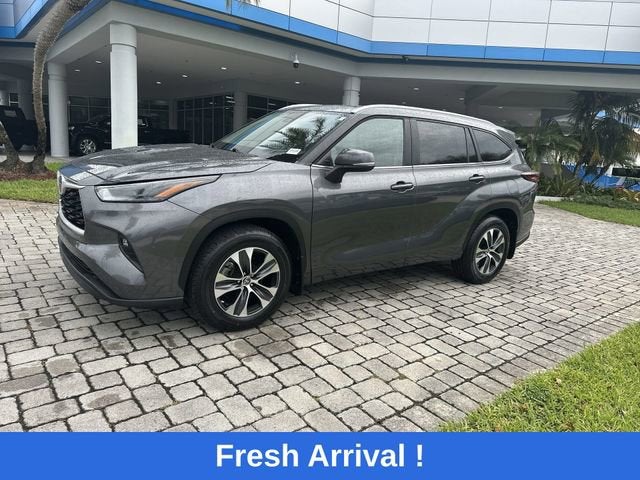 2024 Toyota Highlander LE
