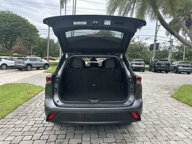 2024 Toyota Highlander LE