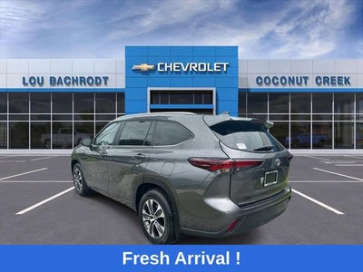 2024 Toyota Highlander LE