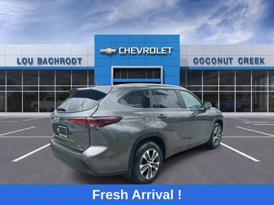 2024 Toyota Highlander LE