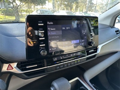 2024 Toyota Sienna LE