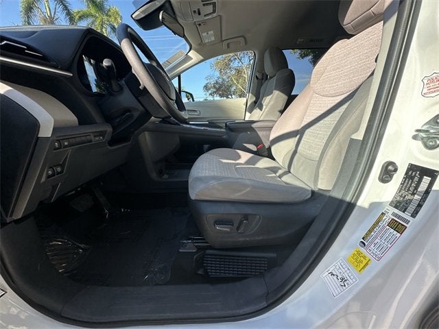 2024 Toyota Sienna LE