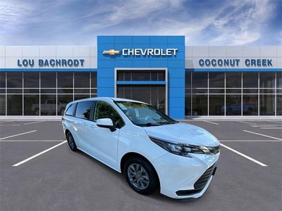 2024 Toyota Sienna LE