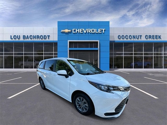 2024 Toyota Sienna LE