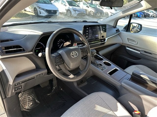2024 Toyota Sienna LE