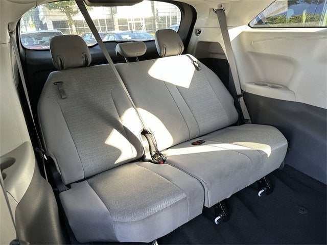 2024 Toyota Sienna LE