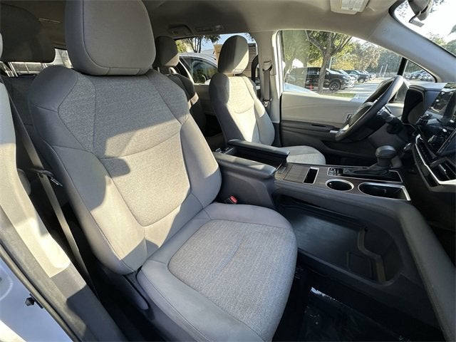 2024 Toyota Sienna LE