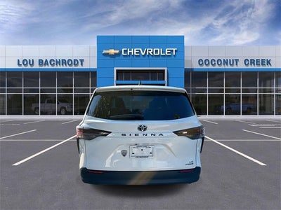 2024 Toyota Sienna LE
