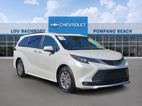 2025 Toyota Sienna XLE