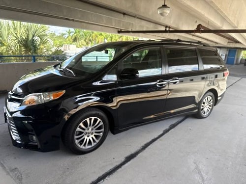 2020 Toyota Sienna XLE Auto Access Seat