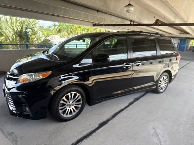 2020 Toyota Sienna XLE Auto Access Seat