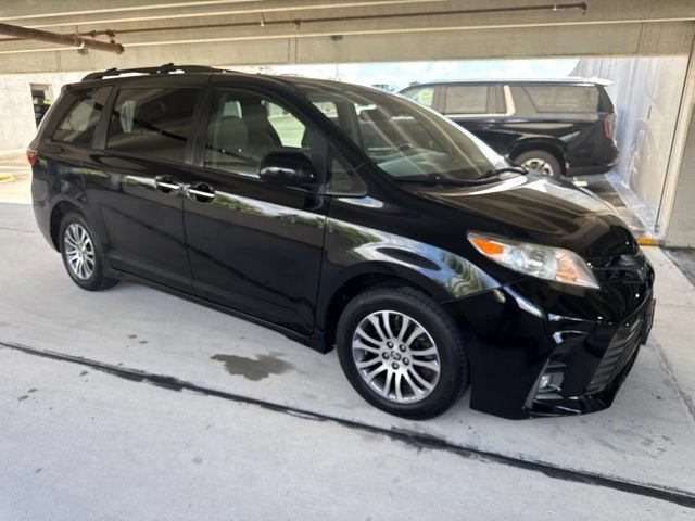 2020 Toyota Sienna XLE Auto Access Seat