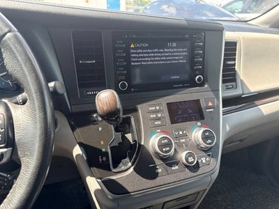 2020 Toyota Sienna XLE Auto Access Seat