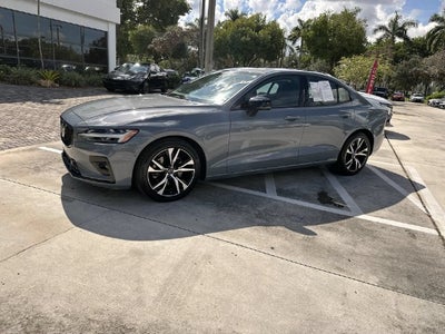 2024 Volvo S60 Plus Dark Theme
