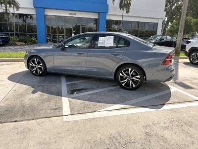 2024 Volvo S60 Plus Dark Theme