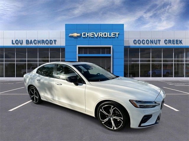 2024 Volvo S60 Ultimate Dark Theme