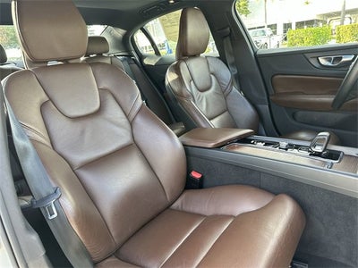 2024 Volvo S60 Ultimate Dark Theme