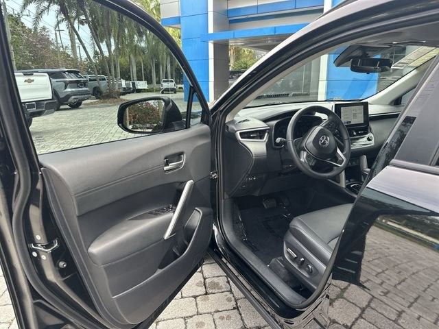 2025 Toyota Corolla Cross XLE
