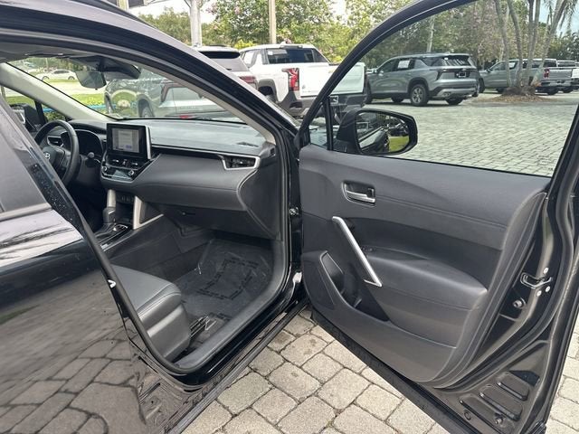 2025 Toyota Corolla Cross XLE