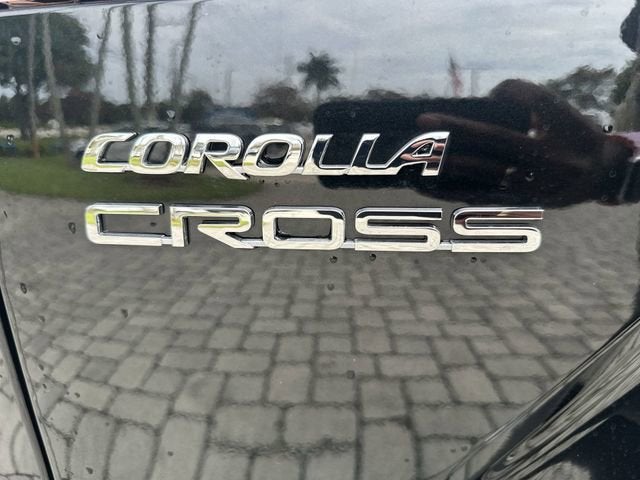 2025 Toyota Corolla Cross XLE