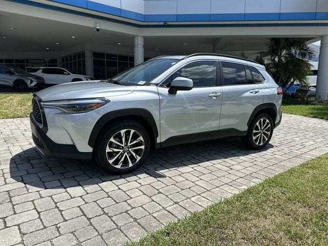 2023 Toyota Corolla Cross XLE