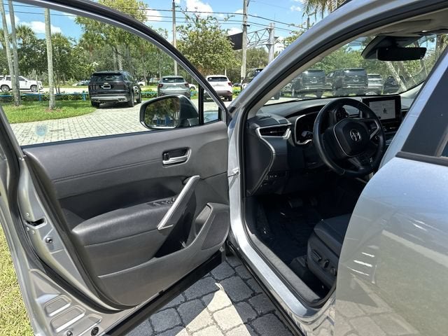 2023 Toyota Corolla Cross XLE