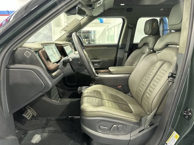 2023 RIVIAN R1S Adventure